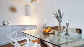 Kalamaja Modern stay with free parking, Netflix and welcome treats!, Tallinn